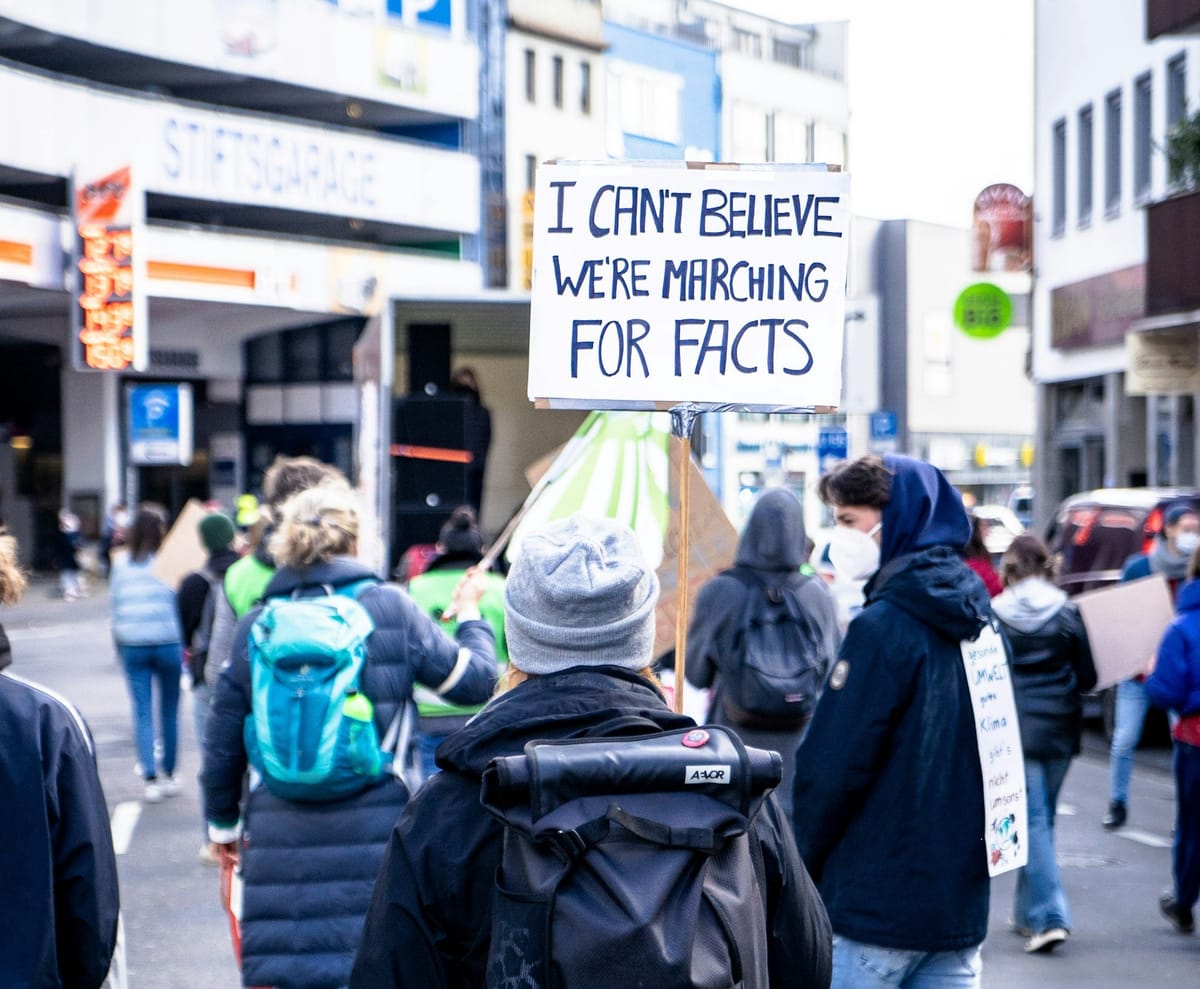 Hur kommer Metas beslut att begränsa sin faktakontroll påverka samhället?